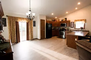 211 Whispering Blvd, La Porte, IN 46350 - Photo 10