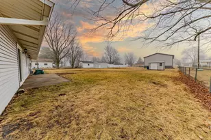 3569 W 1500 S, Kentland, IN 47951 - Photo 16