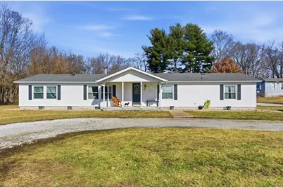 400 W McCombs Street, Winamac, IN 46996 - Photo 2