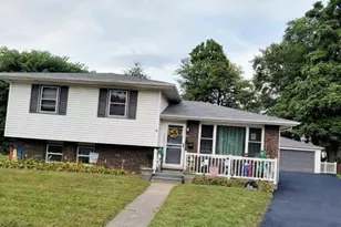 811 Henry Ct, Hobart, IN 46342 - Photo 1