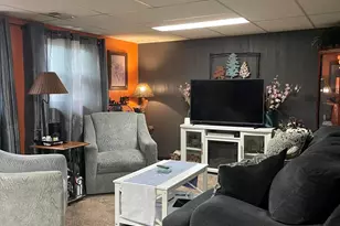 811 Henry Ct, Hobart, IN 46342 - Photo 24