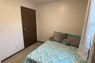 811 Henry Ct, Hobart, IN 46342 - Photo 18