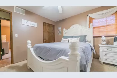 6799 Laurel Avenue, Portage, IN 46368 - Photo 12