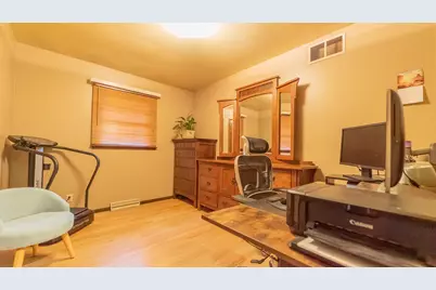 6799 Laurel Avenue, Portage, IN 46368 - Photo 14