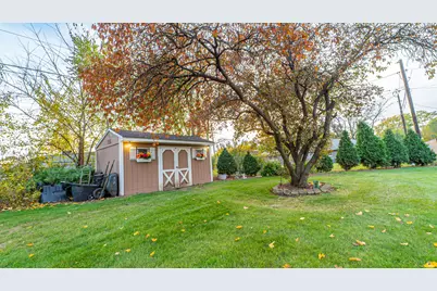 6799 Laurel Avenue, Portage, IN 46368 - Photo 32