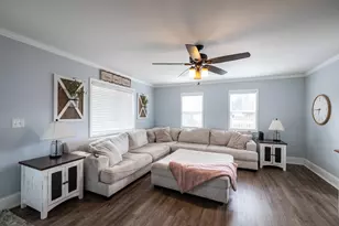 1226 S Ash St, Hobart, IN 46342 - Photo 2