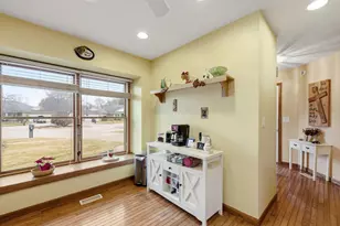 712 Dogwood Ct SW, Demotte, IN 46310 - Photo 4