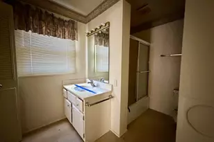 104 Foster Ave, Elkhart, IN 46516 - Photo 8