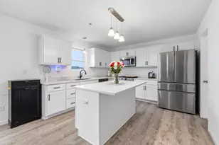 302 Holst Ln, Valparaiso, IN 46385 - Photo 6