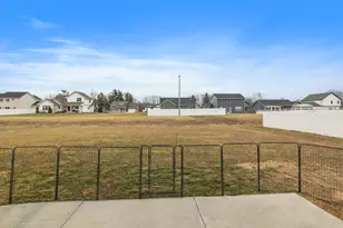 302 Holst Ln, Valparaiso, IN 46385 - Photo 20