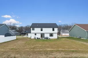 302 Holst Ln, Valparaiso, IN 46385 - Photo 24