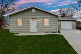 285 S Ivanhoe Rd, Kingsford Heights, IN 46346 - Photo 2