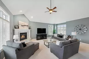 817 Mary Ellen Dr, Crown Point, IN 46307 - Photo 6