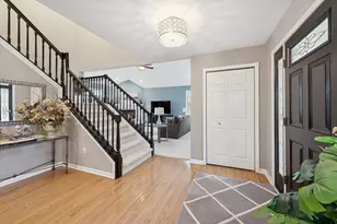 817 Mary Ellen Dr, Crown Point, IN 46307 - Photo 4