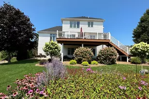 817 Mary Ellen Dr, Crown Point, IN 46307 - Photo 2