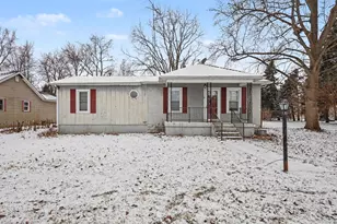 18 Genesse St, LaCrosse, IN 46348 - Photo 2