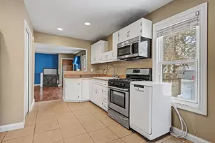 18 Genesse St, LaCrosse, IN 46348 - Photo 8