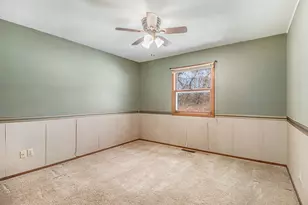 601 Aspen St, Hebron, IN 46341 - Photo 14