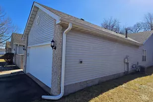 5721 Gull Dr, Schererville, IN 46375 - Photo 1