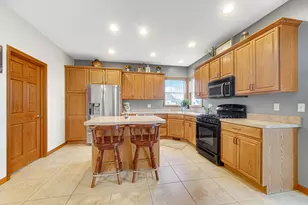 215 Talon Dr, Valparaiso, IN 46385 - Photo 12