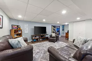 3705 Hemlock Dr, Valparaiso, IN 46383 - Photo 16