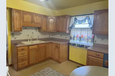 814 W Woodside Drive, Griffith, IN 46319 - Photo 6