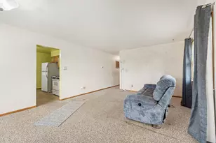 814 W Woodside Dr, Griffith, IN 46319 - Photo 2