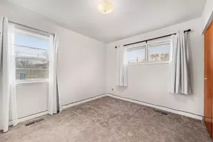 814 W Woodside Dr, Griffith, IN 46319 - Photo 8