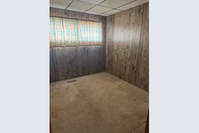 814 W Woodside Drive, Griffith, IN 46319 - Photo 14