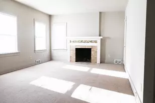 200 W 36th Pl, Gary, IN 46408 - Photo 4