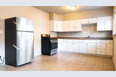 200 W 36th Place, Gary, IN 46408 - Photo 6