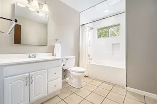 2525 Lakewood Dr, Dyer, IN 46311 - Photo 10