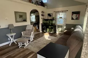 270 Woodlawn Ave, Chesterton, IN 46304 - Photo 2