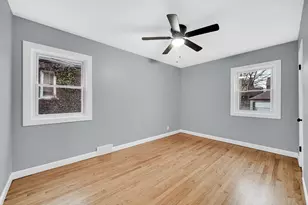 541 Taft Pl, Gary, IN 46404 - Photo 6