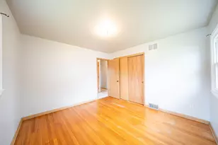 401 Michele Ave, Crown Point, IN 46307 - Photo 12