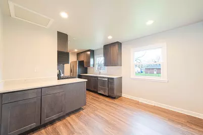 401 Michele Avenue, Crown Point, IN 46307 - Photo 6