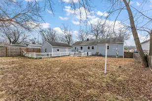 324 Maple St, Crown Point, IN 46307 - Photo 12