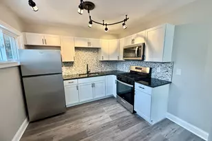 2517 E 22nd Pl, Gary, IN 46407 - Photo 6