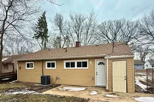 2517 E 22nd Pl, Gary, IN 46407 - Photo 16