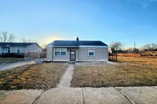 2152 Marshall Pl, Gary, IN 46404 - Photo 2