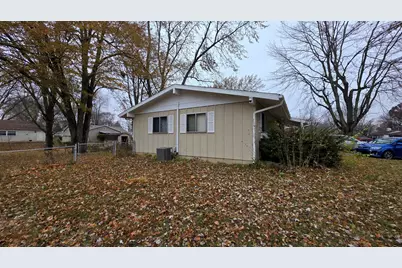 2031 S Daly Avenue, Muncie, IN 47302 - Photo 8