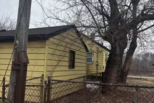 201 Johnson St, Gary, IN 46402 - Photo 4