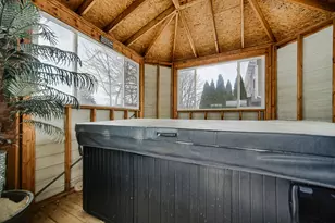 8 W Shakespeare Dr, Valparaiso, IN 46385 - Photo 28