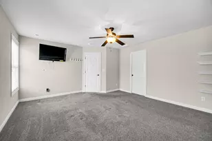 8 W Shakespeare Dr, Valparaiso, IN 46385 - Photo 18