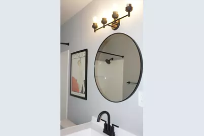 1020 E Cleveland Avenue, Hobart, IN 46342 - Photo 10