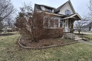 555 W Market St, Nappanee, IN 46550 - Photo 2