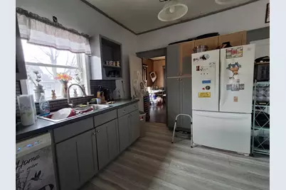 555 W Market Street, Nappanee, IN 46550 - Photo 8