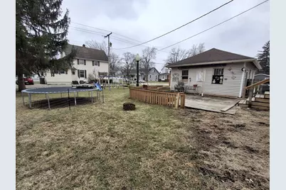 555 W Market Street, Nappanee, IN 46550 - Photo 4