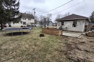 555 W Market St, Nappanee, IN 46550 - Photo 4