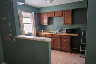 128 N Guyer St, Hobart, IN 46342 - Photo 4